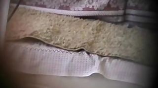 Сосед снимает на скрытую камеру быстрый трах мужа и жены